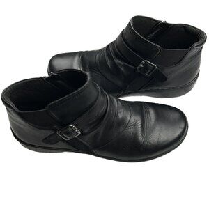 Clarks Women's/Teen Black Ankle Boots